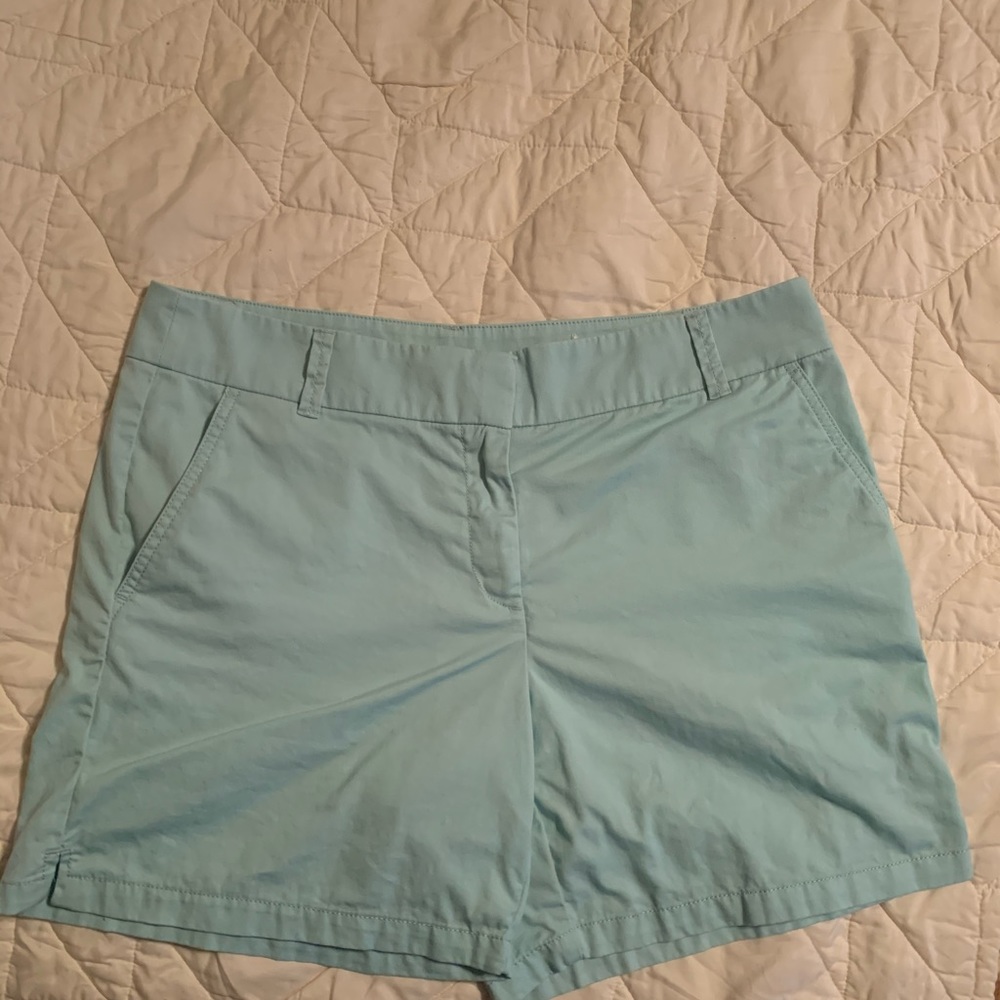 Cute loft shorts slit at hem size 10 nwot